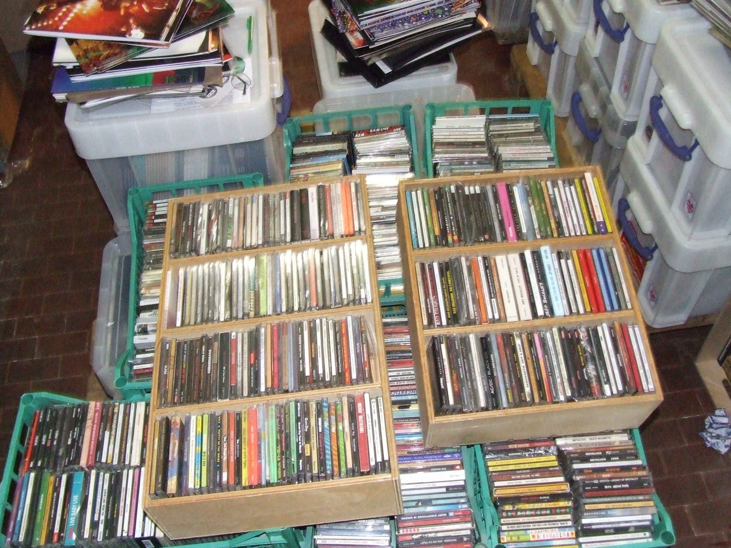 LOT OF 800 CD'S , VARIOUS ARTISTS